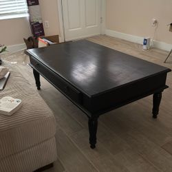 LIVING ROOM FURNITURE 