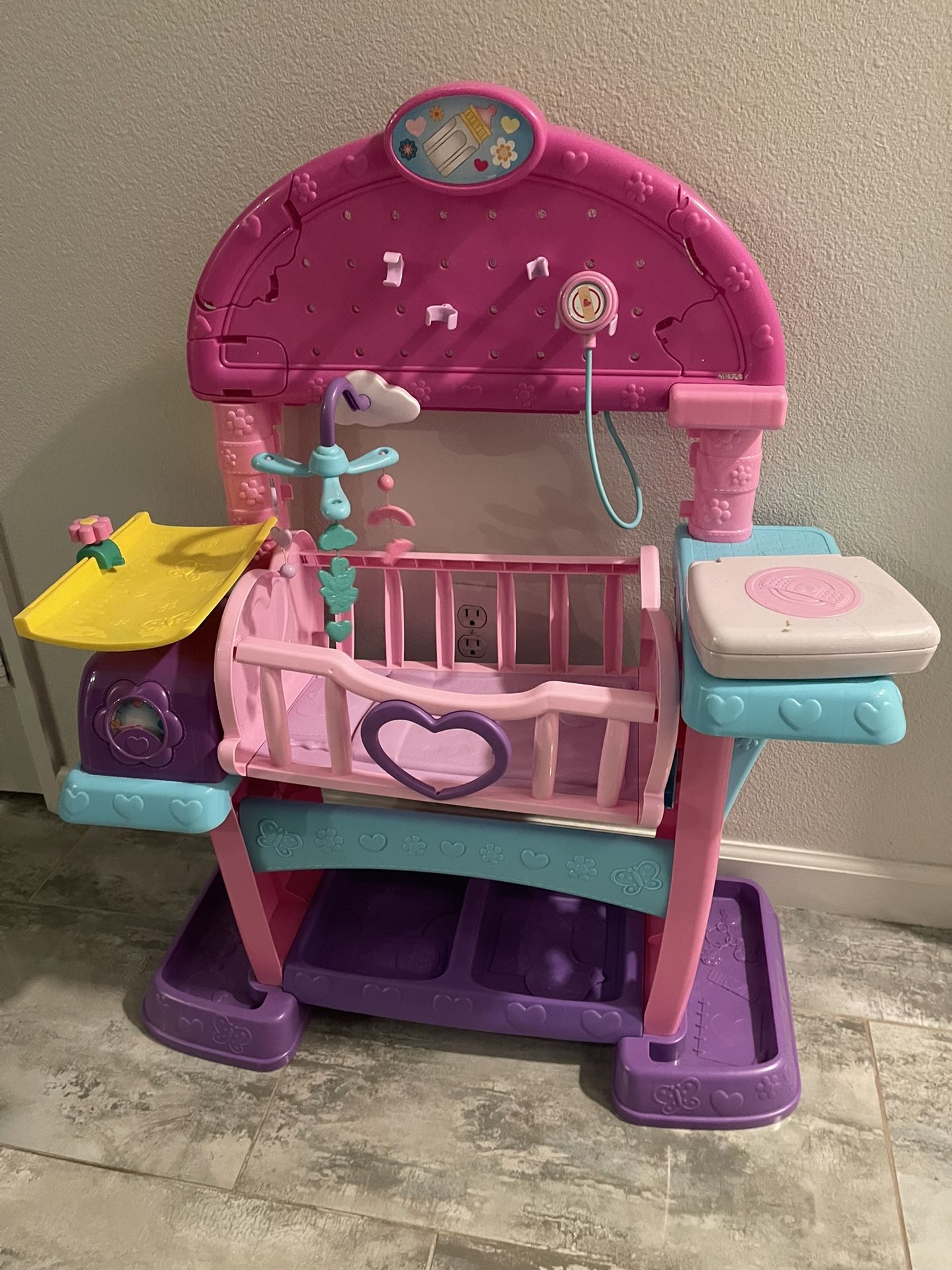 Disney Doc McStuffins Baby All-in-One Nursery playset