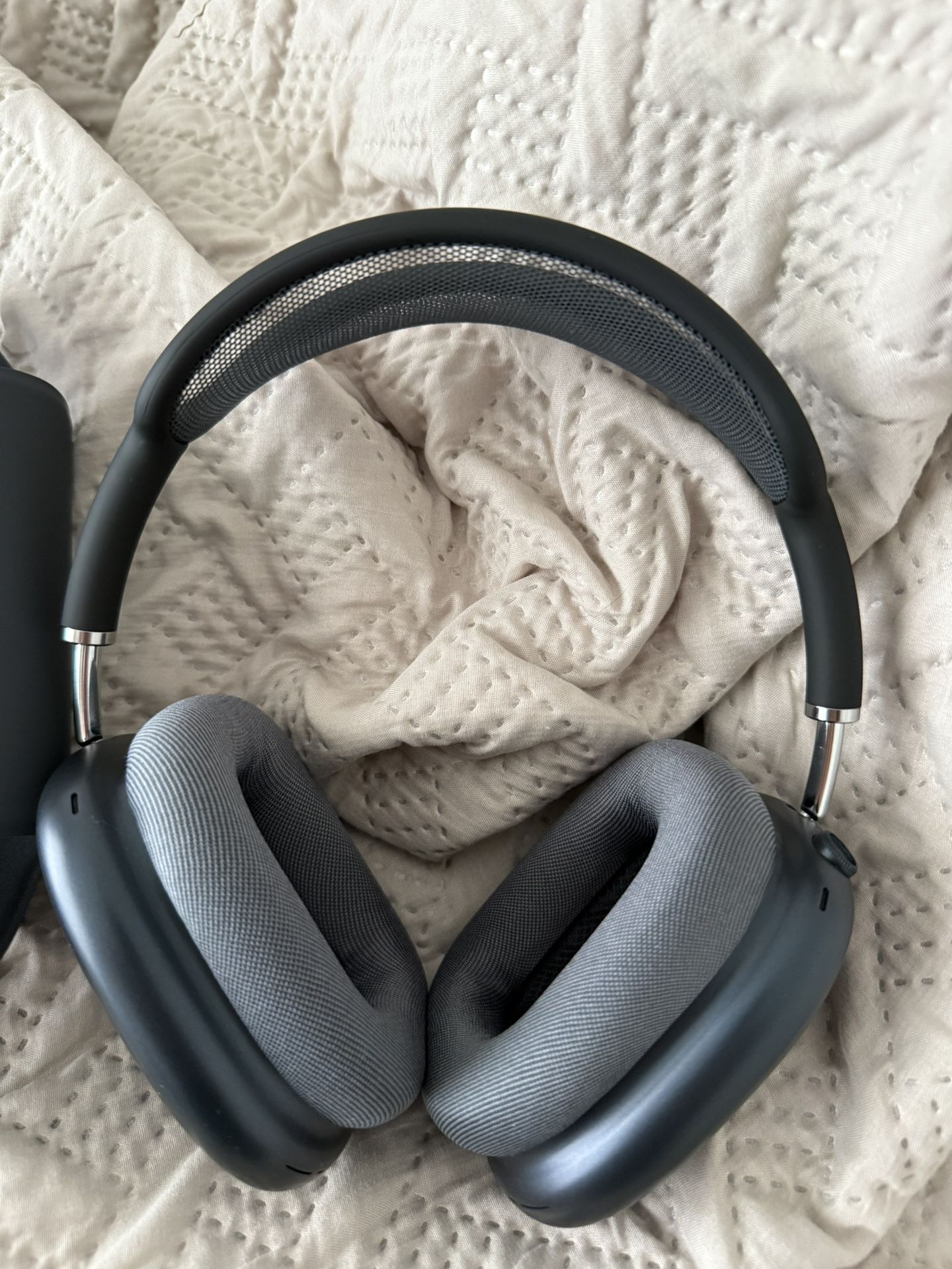 Apple Airpod Maxes Midnight USB-C