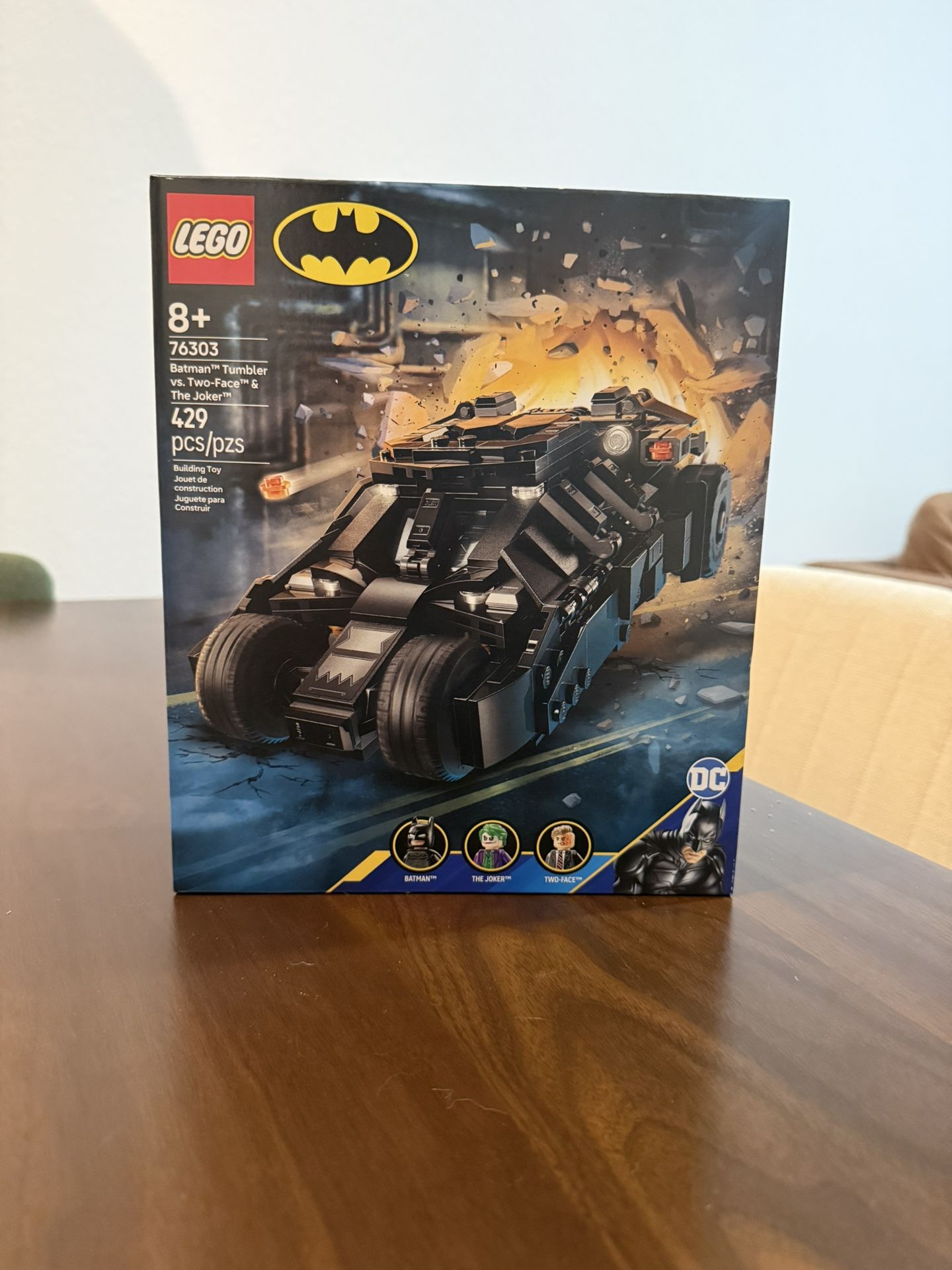 Batman Tumbler Vs Two- Face & Joker 
