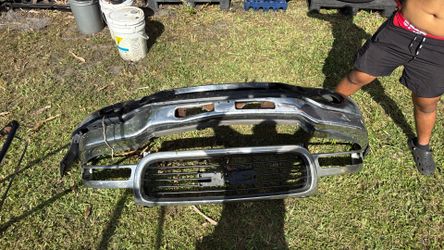 Gmc Grill, And From Bomper 2005 $150 OBO Offer