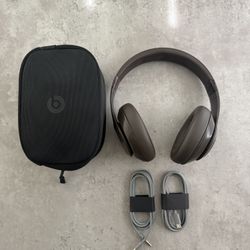 Beats Studio Pro 