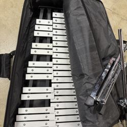 Pearl 32 Note Glockenspiel Bell Kit Student Educational Percussion Kit with Tunable Practice Pad, Rolling Carrying Case, Sticks and Mallets (PK910C)