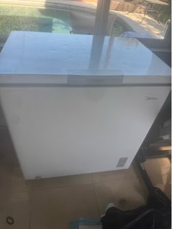 Midea Chest Freezer