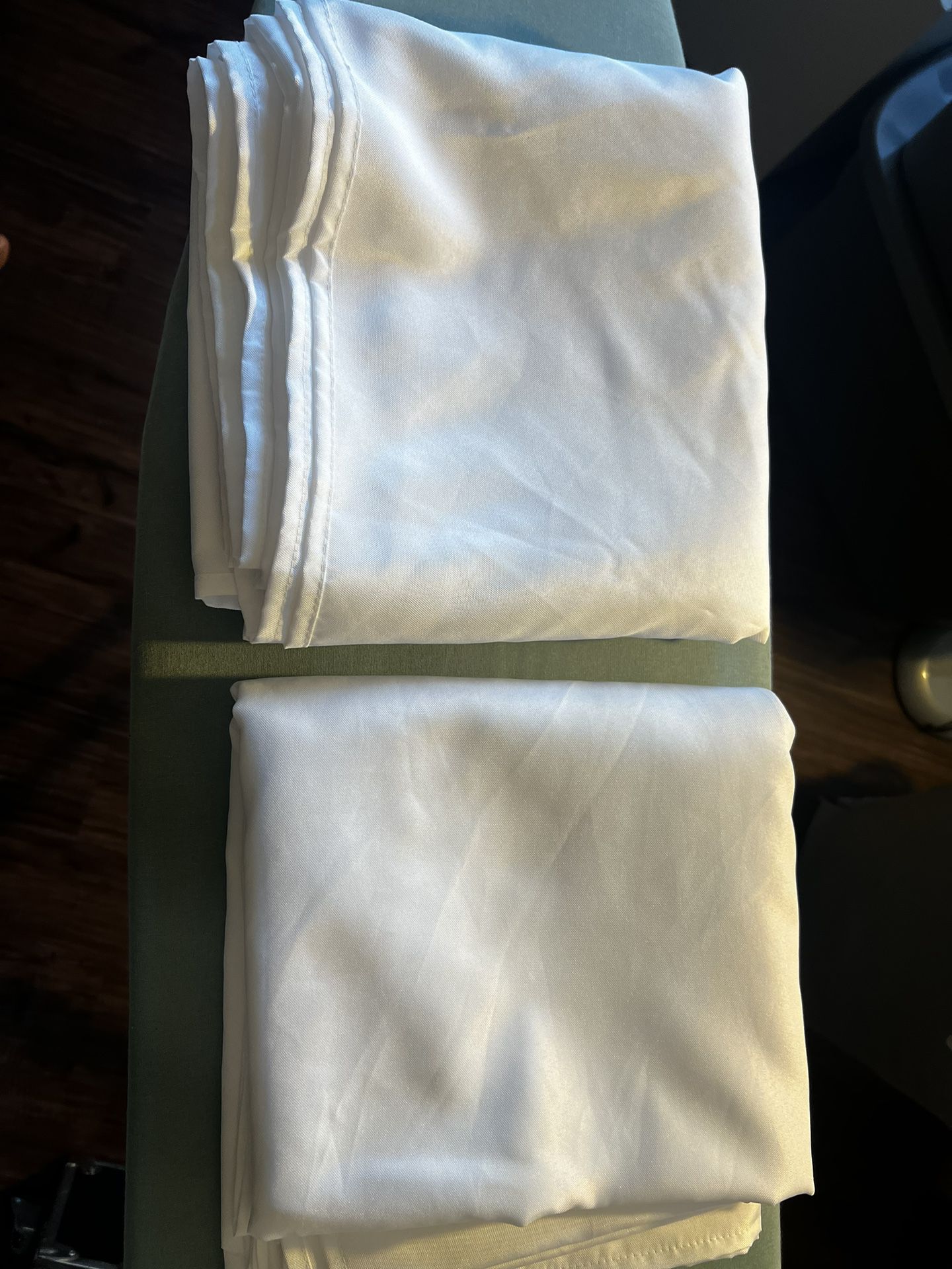 90” x 132” White Tablecloths For 6’ Table