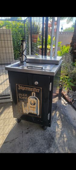 Kegerator Made By: Beverage Air