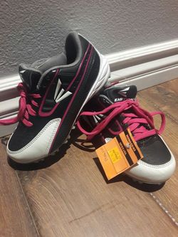 brand new girls youth cleats. size 1