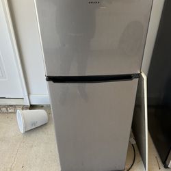  Amana AMAR46TS1E 4.6 Cu ft Freezer Refrigerator, Stainless Steel
