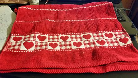Red hearts hand towel