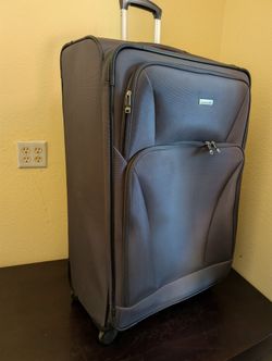 Samsonite Large Rolling Suitcase – Durable Travel Luggage – Clean
