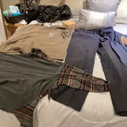 50 Pieces Or MORE $1 EACH Large & Medium Excellent Shape bargains  Bins Mens XL And XXL 