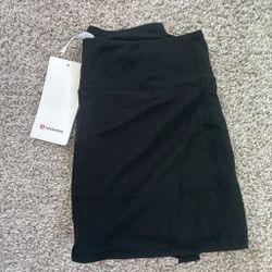 Black Lululemon skirt size 6 #tenniswear #summerwear
