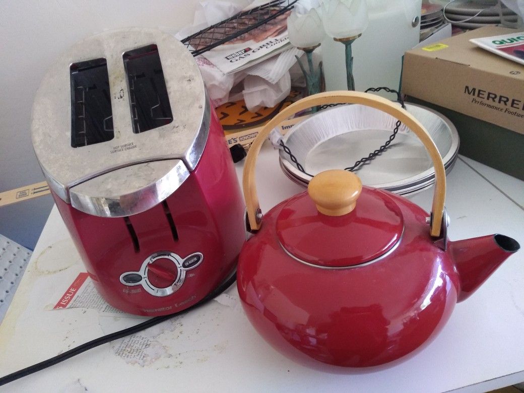 Toaster and tea pot