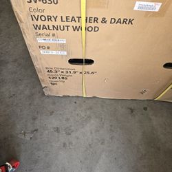 SVAGO SV-630 ZG-Recliner Ivory Leather & Dark Walnut Wood