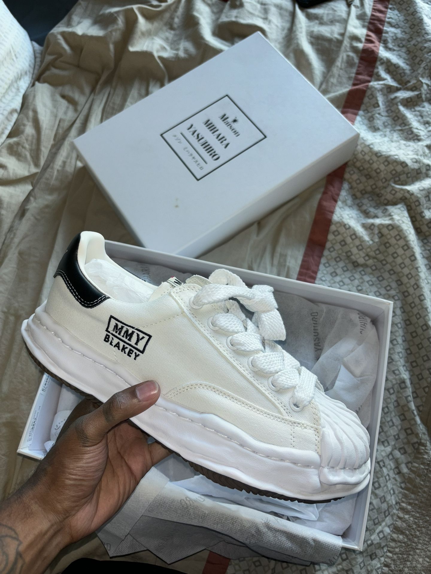 MAISON MIHARA YASUHIRO BLAKEY ORIGINAL LOW TOP SHELL TOE SNEAKER