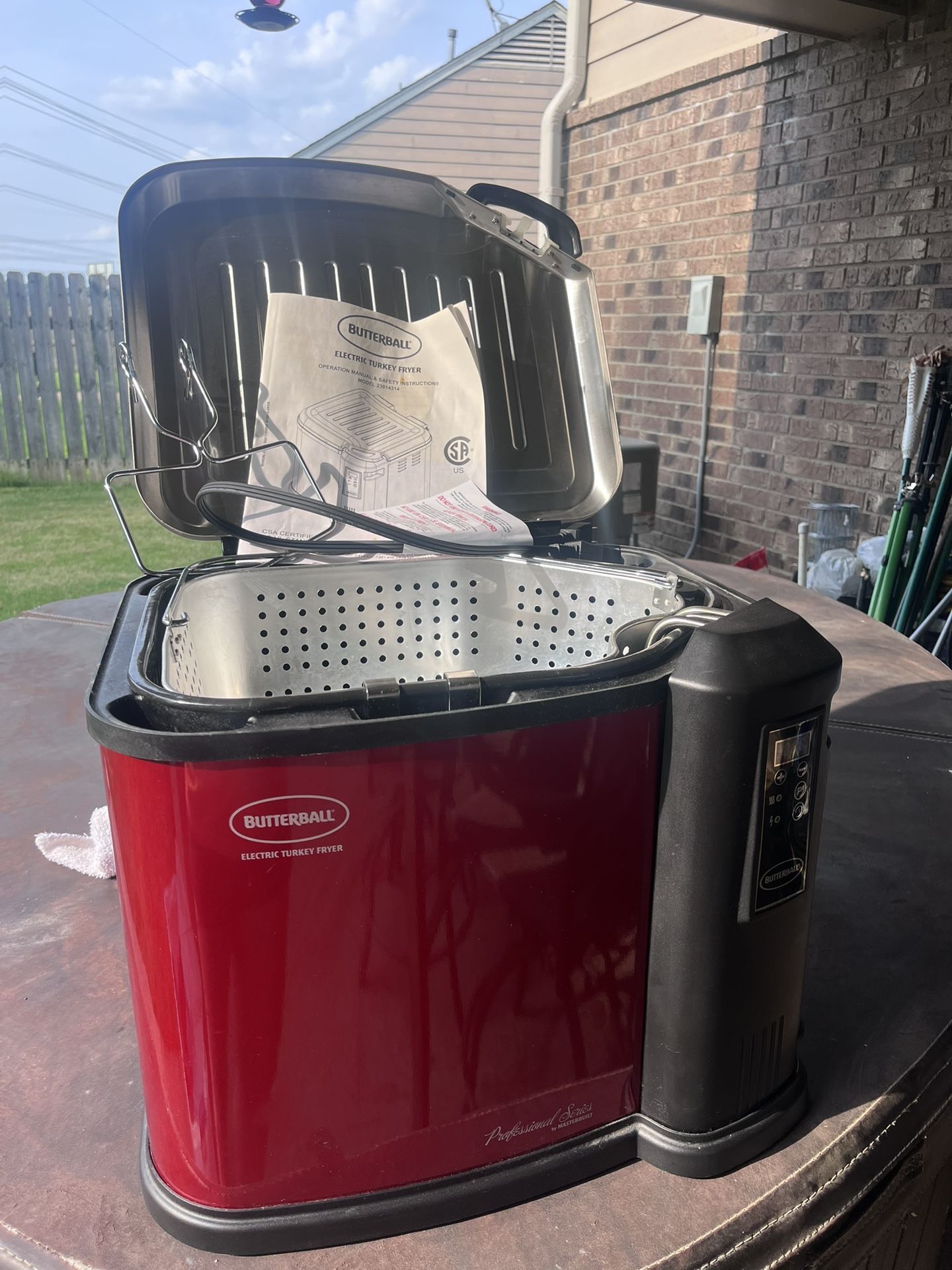 XL Electric Turkey Fryer (LIKE NEW)