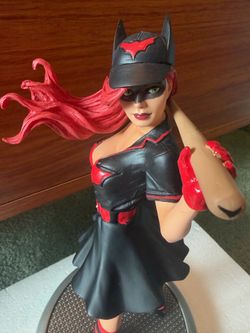 DC Bombshells Batwoman Figurine