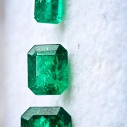 COLOMBIAN EMERALDS  3.70 Ct