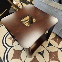 End Table With Shelf And Glass Center