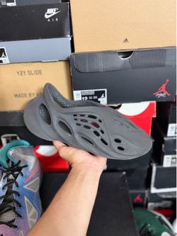Adidas Yeezy Onyx Foam Runner size 11 USED