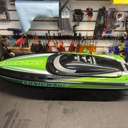 Proboat Sonicwave  36 Self-Righting Brushless R/C Boat