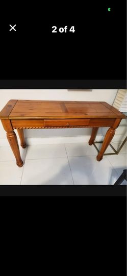 Like new solid wood end table or desk