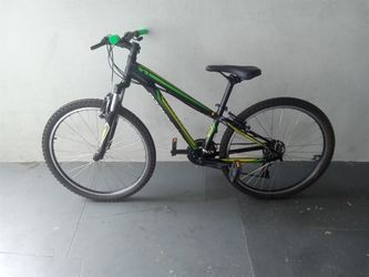 BICYCLE SPECIALIZED 21 SPEED SIZE 26 BRAND NEW
