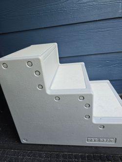 Cat steps