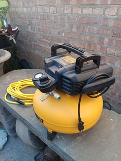 Brand New DEWALT Compressor Air 165 PSI 6.0 Gal .Tank