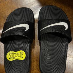 Nike youth sandals