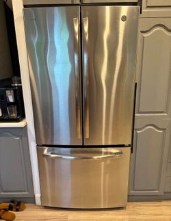 Refrigerator GE profile