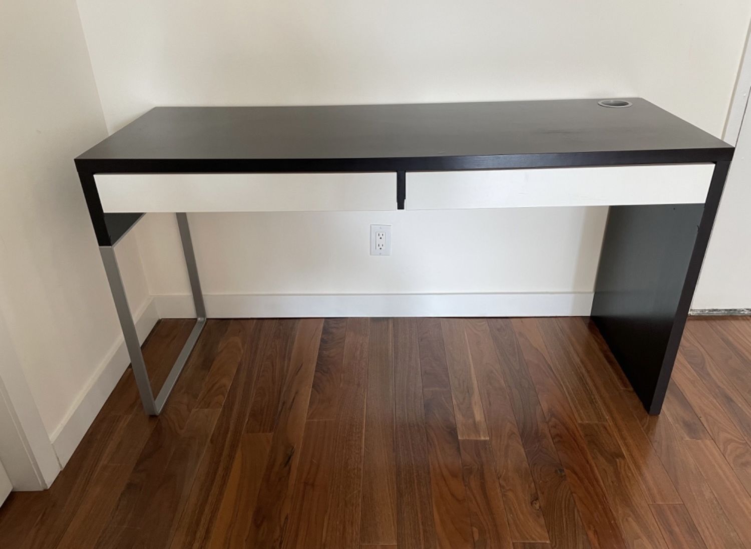 Ikea Micke Desk 2 Drawer Black and White 