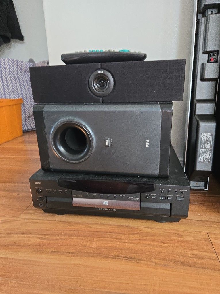 RCA 5 CD Changer Subwoofer And Speaker