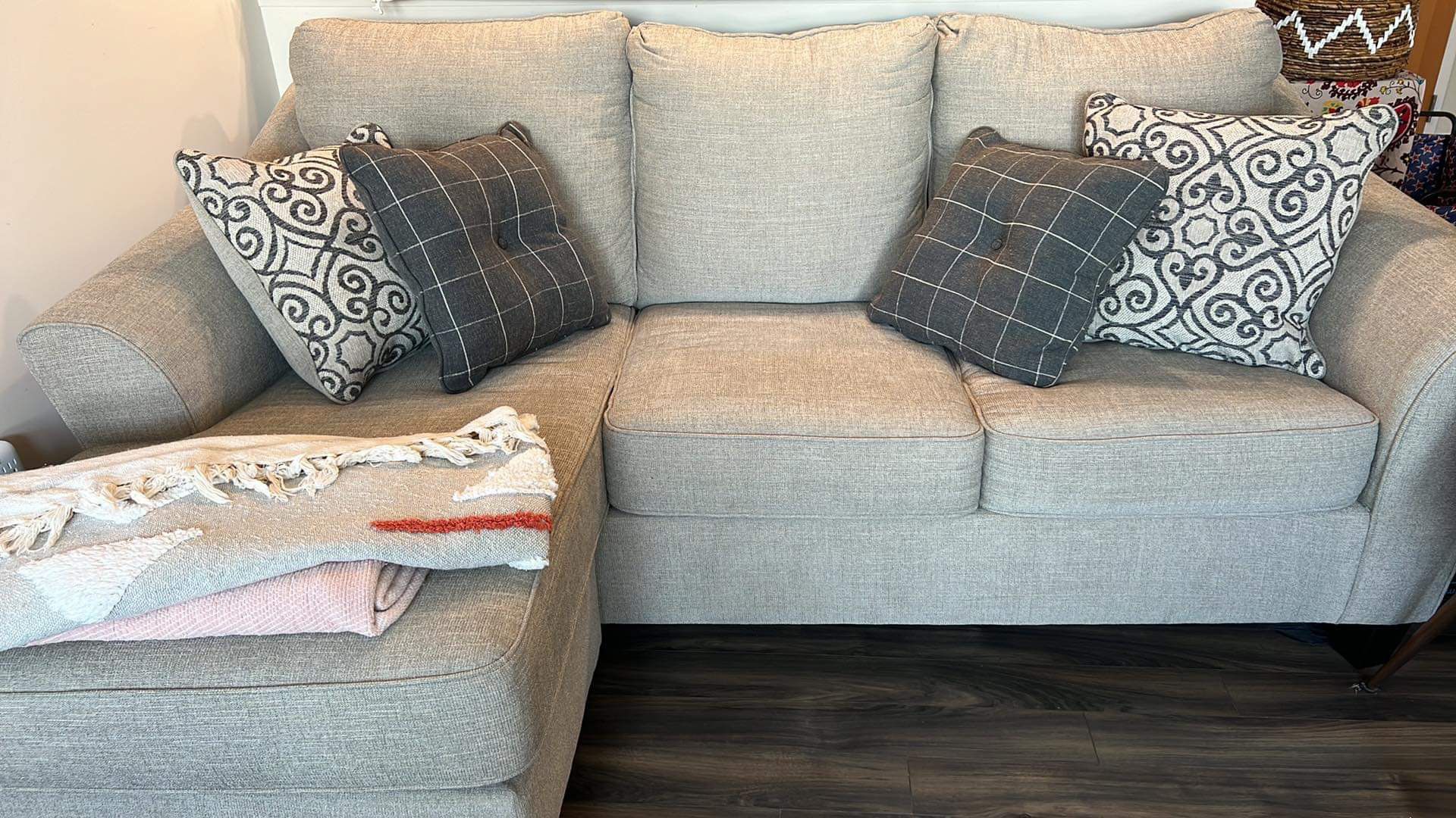 Sectional Sofa- Queen Size Sleeper Sofa LIKE NEW