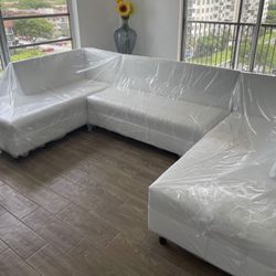 Latge U Sectional Sofa Never Used 