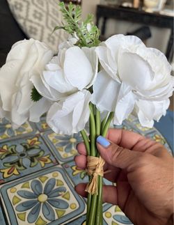 White roses bouquet