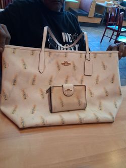 "Coach" purse