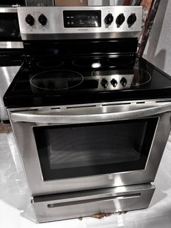 Frigidaire Electric Stove