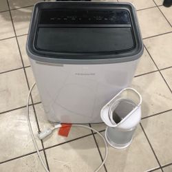 Frigidaire Portable Air Conditioner 10,000 BtuH, 250 sq ft, 115V AC, Cooling Only