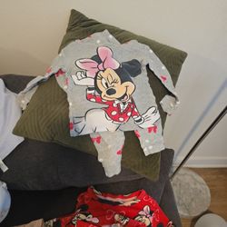 Clothes for a girl 3 years old
