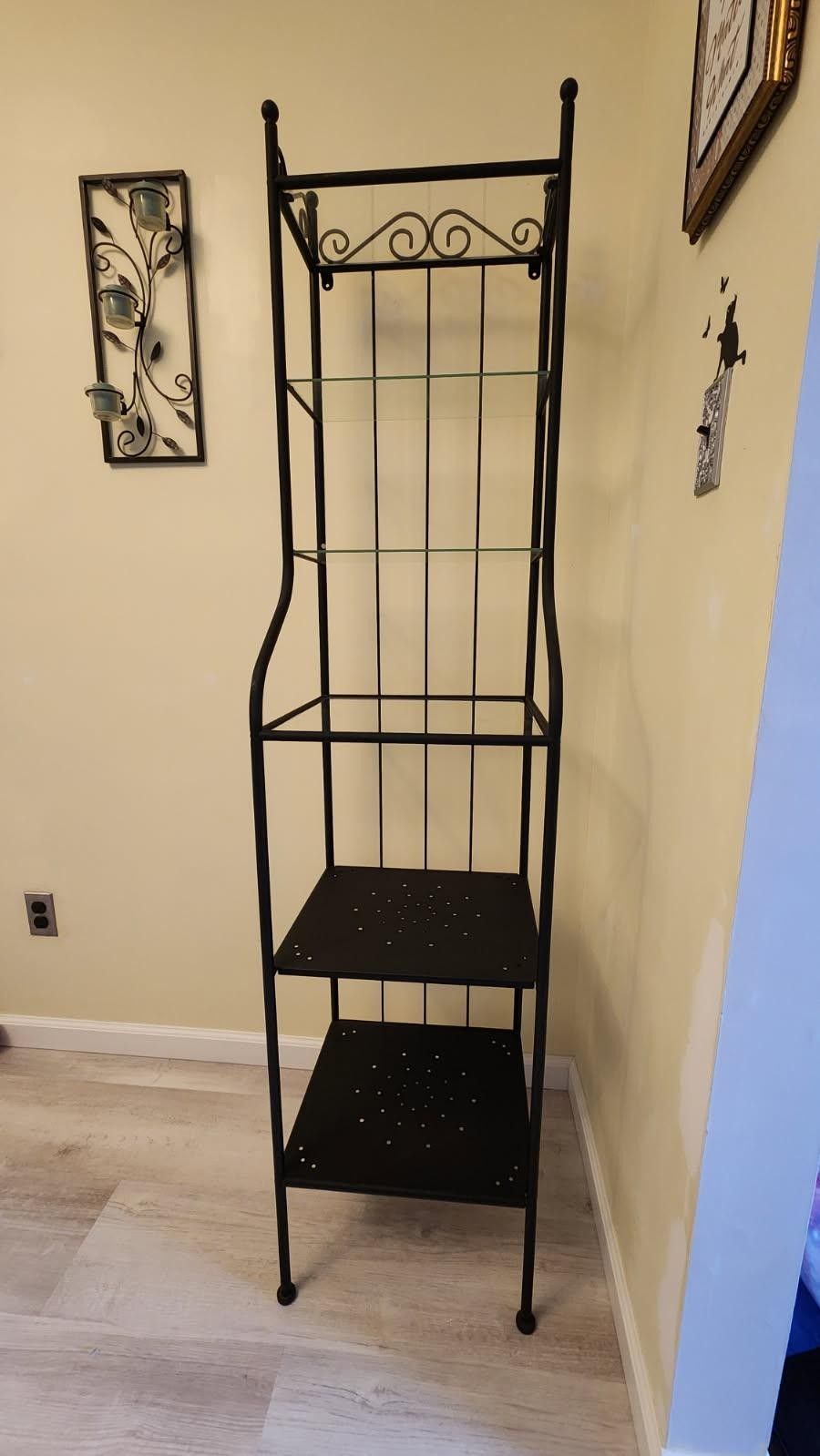 Metal Glass Baker's Rack 