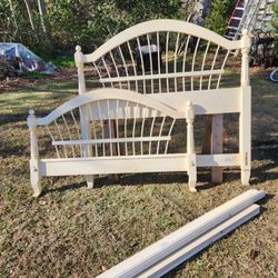 Ethan Allen Queen Size Bed