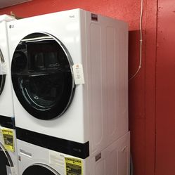  New Scratch And Dent LG Front Load Washer And Dryer Stack Unit. 1 year Warranty 