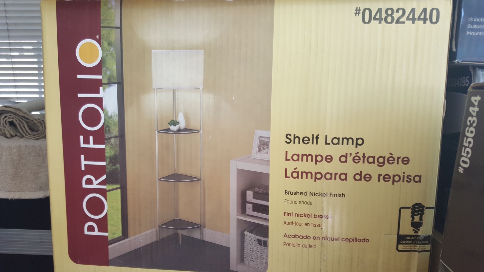 Hermosa lámpara nueva de piso