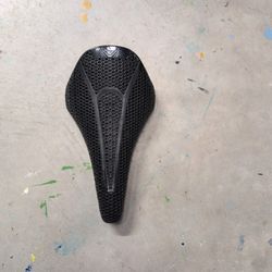 Fizik Argo Adaptive Saddle 