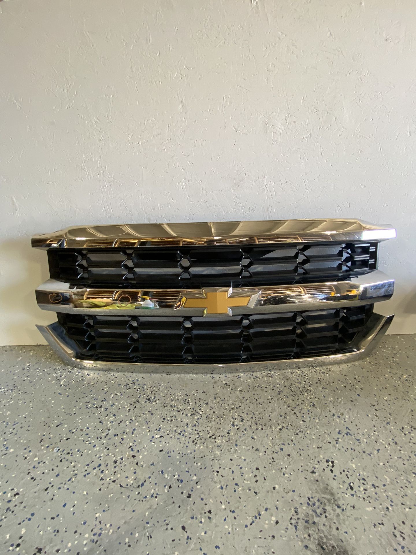 Chevy Silverado 1500 Grille 2016 2017 2018 Used Oem