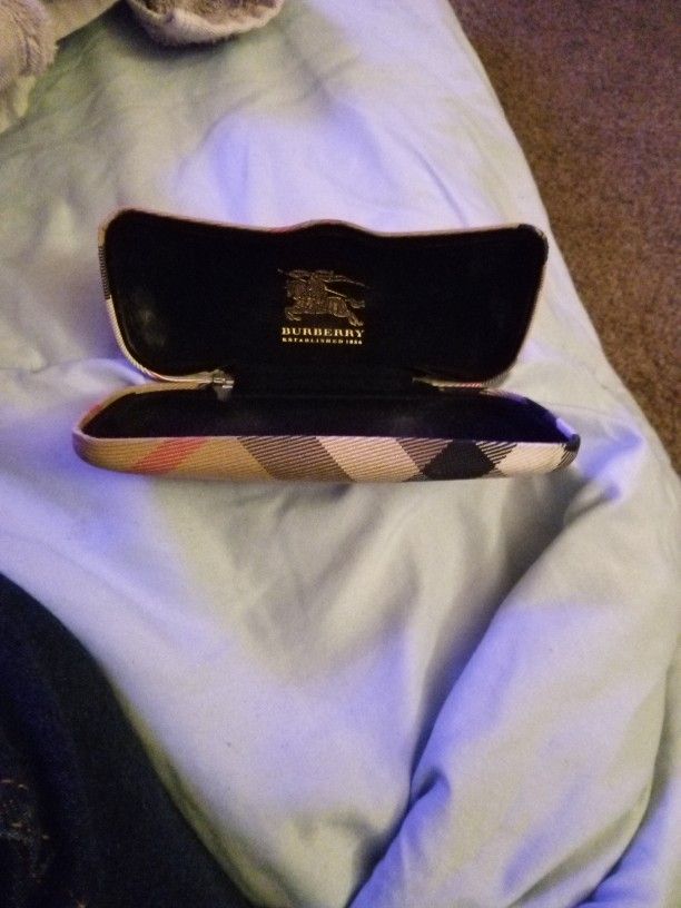 Burberry Sunglass Case