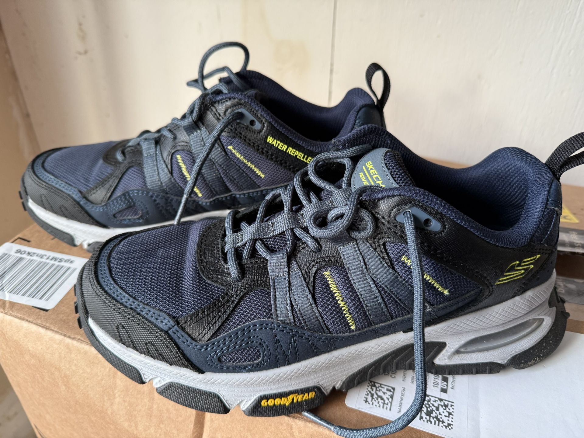 SKECHERS ADVENTURE SERIES