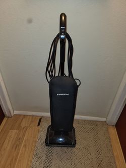 Oreck Elevate Control Vacuum (Like New)