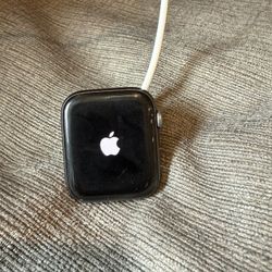 Apple Watch SE - 44 mm Space Gray